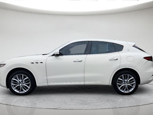 Used 2022 Maserati Levante GT AWD/4WD image 8