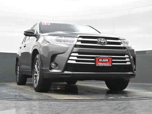 Used 2019 Toyota Highlander XLE image 28
