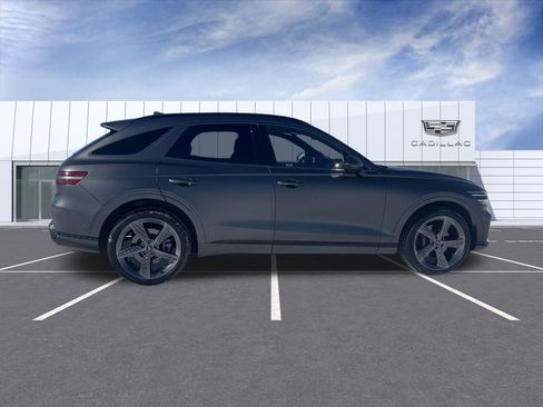 Used 2022 Genesis GV70 3.5T Sport w/ Sport Prestige Package image 9