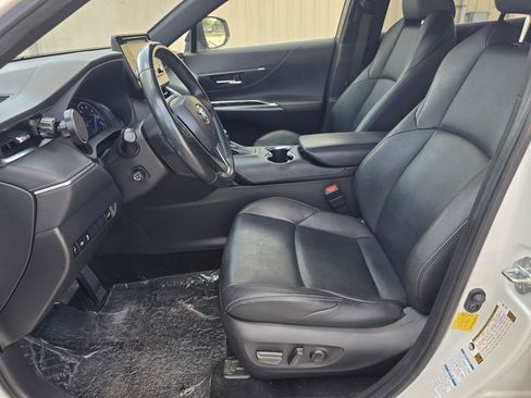 Used 2022 Toyota Venza XLE AWD/4WD image 10