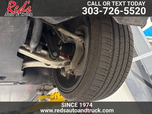 Used 2023 Tesla Model Y Performance image 3