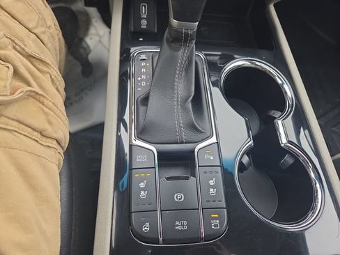 Used 2021 Kia Sedona SX FWD image 22