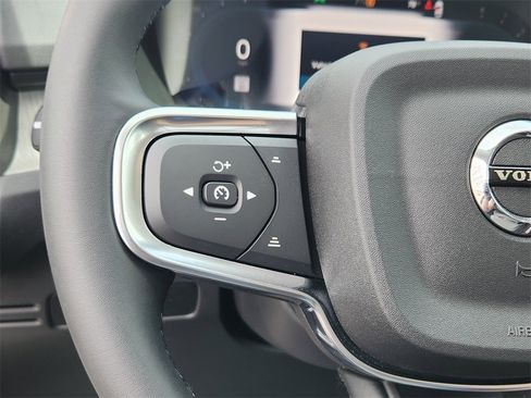 New 2025 Volvo XC40 B5 Core w/ Protection Package Premier image 14