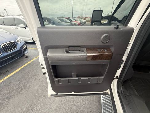 Used 2016 Ford F350 Platinum image 18