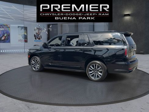Used 2023 Cadillac Escalade ESV Sport AWD/4WD image 6