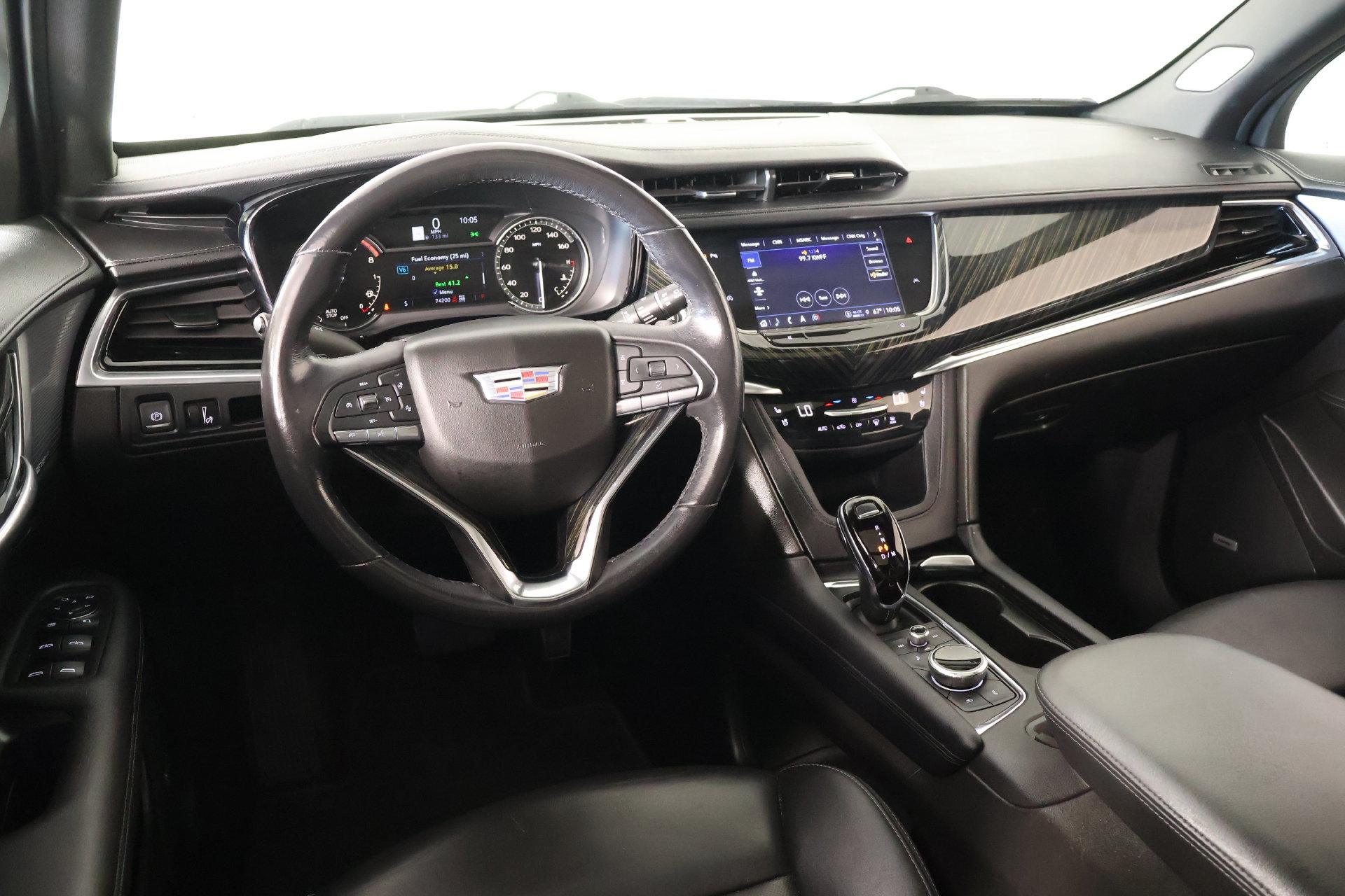 Used 2023 Cadillac XT6 Premium Luxury AWD/4WD image 2