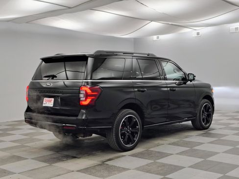 Used 2023 Ford Expedition Limited image 10