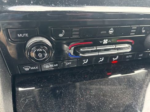 Used 2022 Jeep Grand Cherokee L Limited image 34