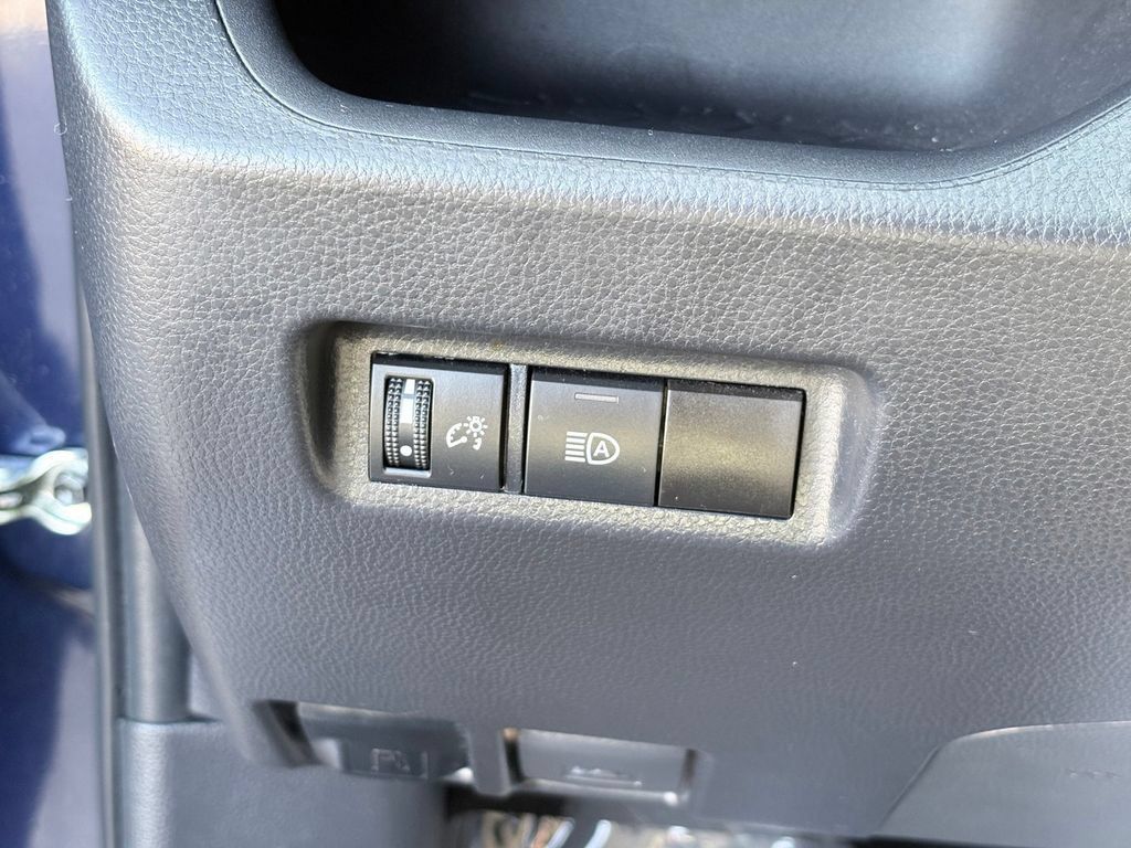 Used 2024 Toyota RAV4 XLE FWD image 22