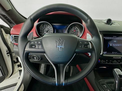 Used 2019 Maserati Levante S GranLusso AWD/4WD image 11