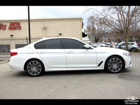 Used 2019 BMW 530e w/ M Sport Package image 6