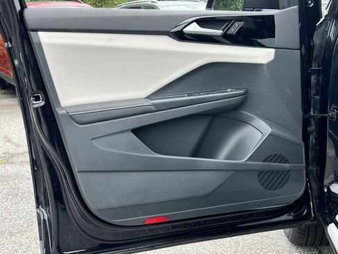 New 2025 Volkswagen Taos S image 14