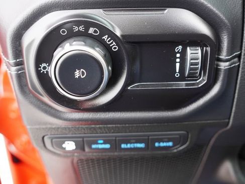 Certified 2025 Jeep Wrangler Unlimited Sahara w/ Safety Group image 24