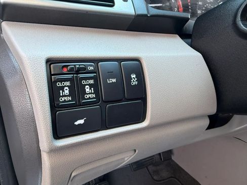 Used 2016 Honda Odyssey EX-L image 39