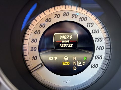 Used 2014 Mercedes-Benz E 550 4MATIC Sedan image 8