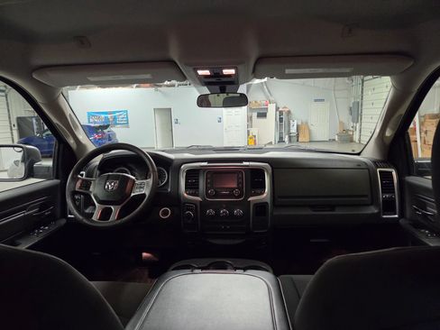 Used 2022 RAM 1500 Classic SLT RWD image 30
