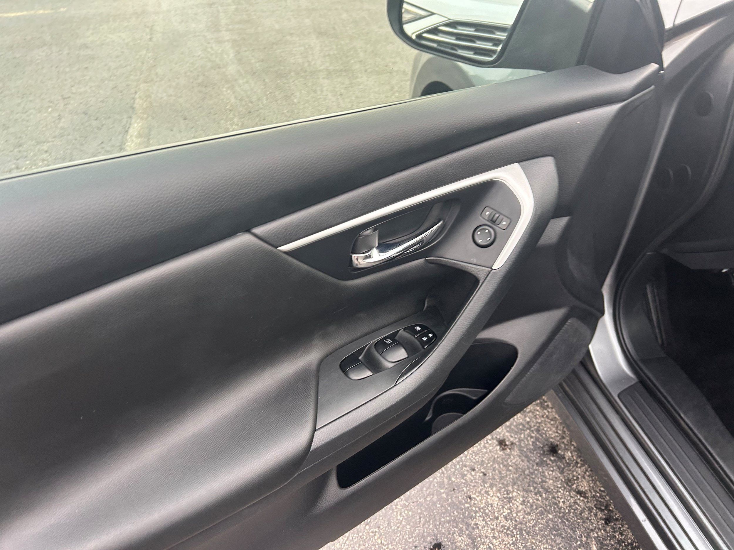 Used 2018 Nissan Altima 2.5 S w/ S Convenience Package FWD image 7