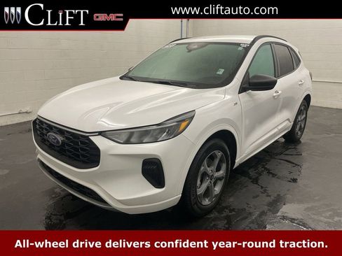 Used 2023 Ford Escape ST-Line image 1
