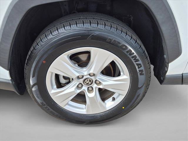 Used 2021 Toyota RAV4 XLE AWD/4WD image 19