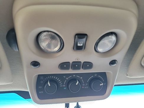 Used 2004 GMC Yukon Denali AWD/4WD image 16