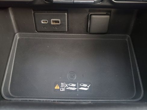 Used 2021 GMC Yukon XL SLT image 24