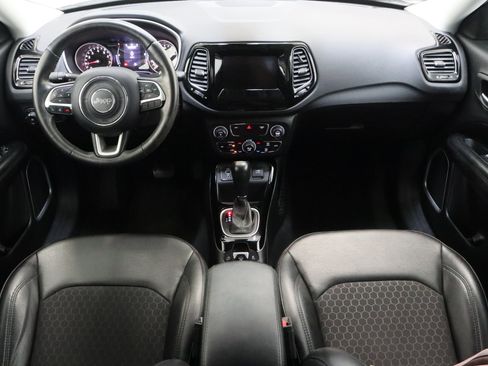 Used 2019 Jeep Compass Latitude FWD image 26