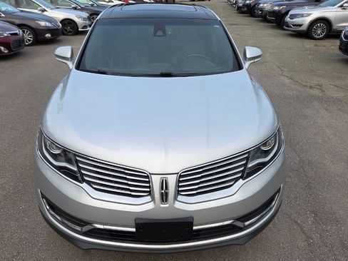 Used 2016 Lincoln MKX Select w/ Select Plus Package AWD/4WD image 3