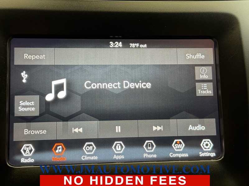 Used 2020 Jeep Cherokee Latitude Plus AWD/4WD image 24