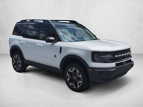 Used 2023 Ford Bronco Sport Outer Banks w/ Tech Package AWD/4WD image 3