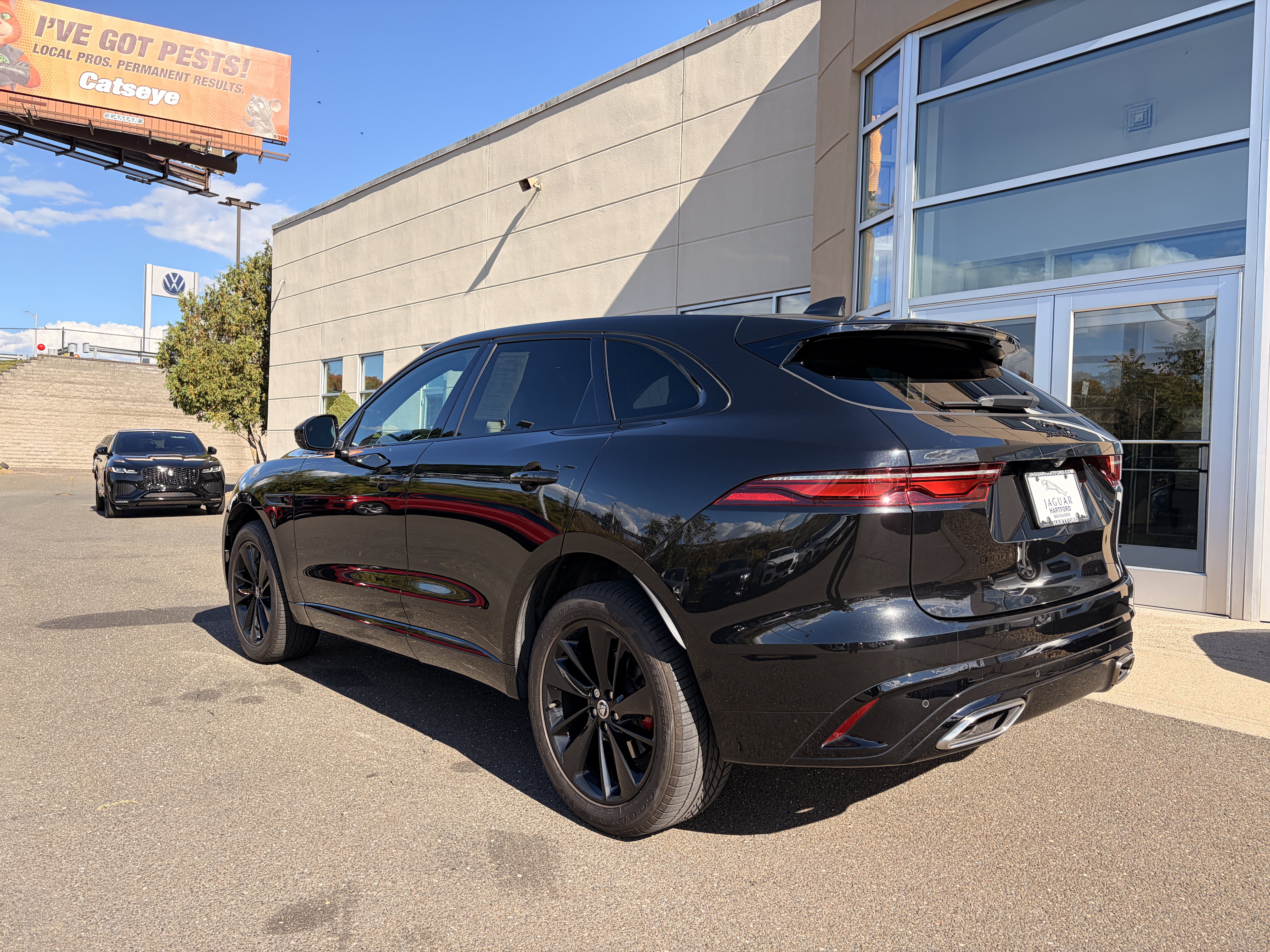 Used 2024 Jaguar F-PACE R-Dynamic S AWD/4WD image 9