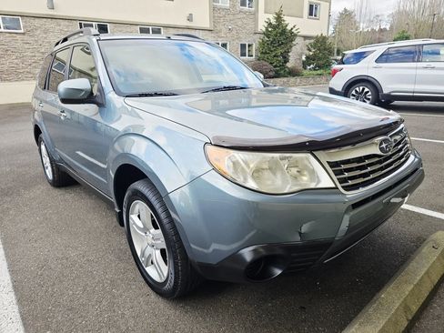 Used 2010 Subaru Forester 2.5X Premium image 7