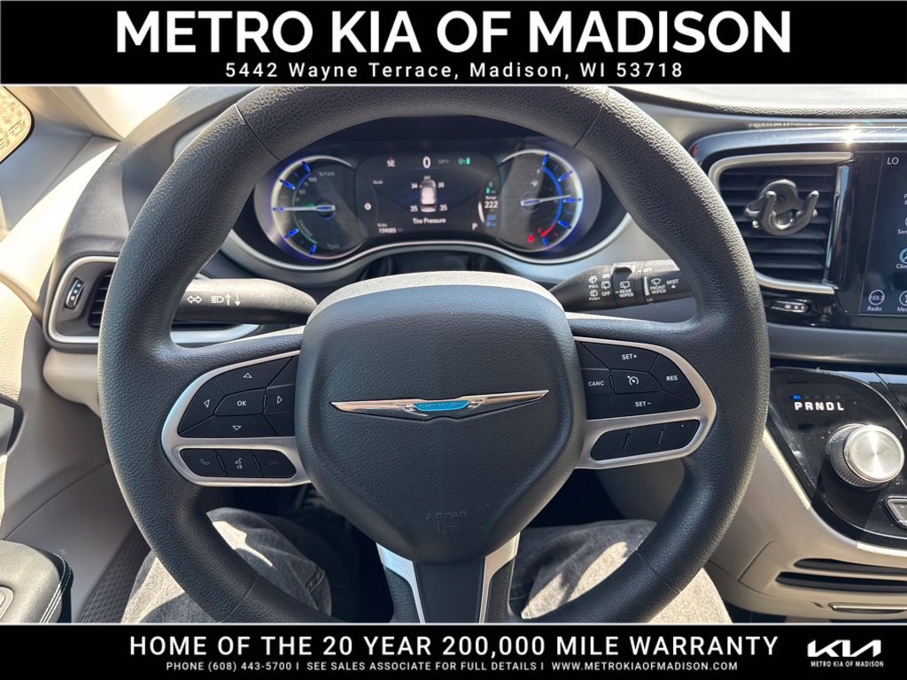 Used 2018 Chrysler Pacifica Touring Plus FWD image 19