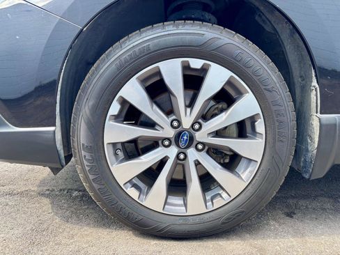 Used 2018 Subaru Outback 3.6R Touring AWD/4WD image 23