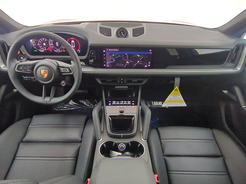 New 2026 Porsche Cayenne Coupe AWD/4WD image 15