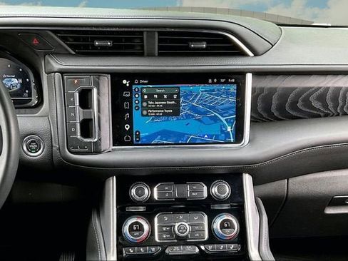 Used 2024 GMC Yukon XL Denali AWD/4WD image 6