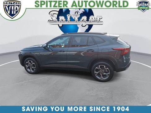 Used 2025 Chevrolet Trax LT w/ LT Convenience Package FWD image 6