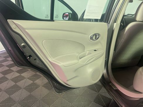 Used 2014 Nissan Versa SL w/ Tech Package image 21