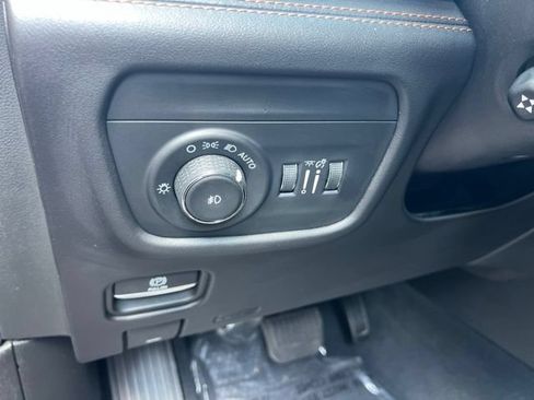 Used 2023 Jeep Grand Cherokee L Summit AWD/4WD image 9