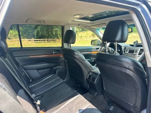 Used 2014 Subaru Outback 3.6R Limited w/ Moonroof Package AWD/4WD image 21