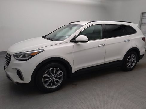 Used 2018 Hyundai Santa Fe SE FWD image 2
