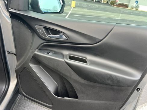 Used 2018 Chevrolet Equinox LT image 35