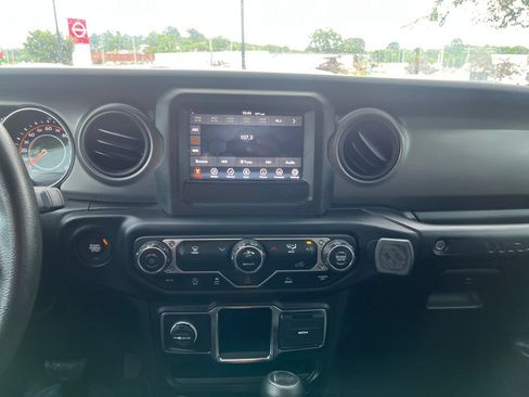 Used 2023 Jeep Wrangler Sport AWD/4WD image 19