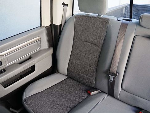 Used 2019 RAM 1500 Classic SLT w/ Luxury Group image 13