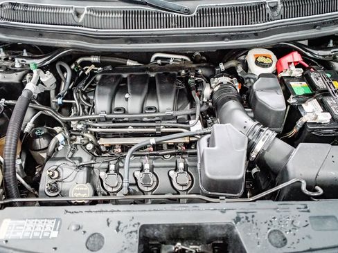 Used 2019 Ford Explorer XLT w/ Equipment Group 202A image 28