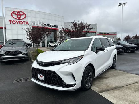 Certified 2026 Toyota Sienna XSE AWD/4WD image 1