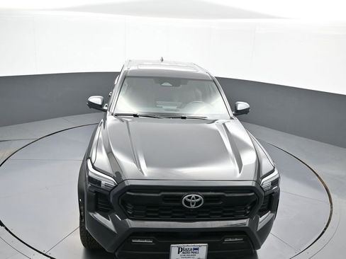 Certified 2024 Toyota Tacoma TRD Off-Road AWD/4WD image 34