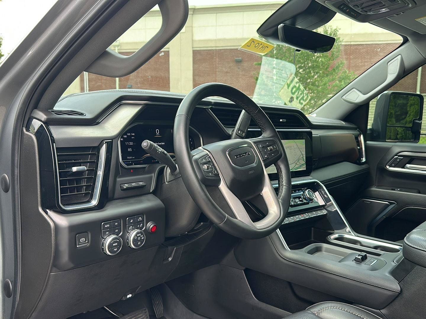 Used 2024 GMC Sierra 2500 Denali w/ Denali Reserve Package AWD/4WD image 10