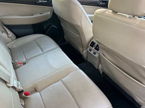 Used 2016 Subaru Outback 3.6R Limited AWD/4WD image 34