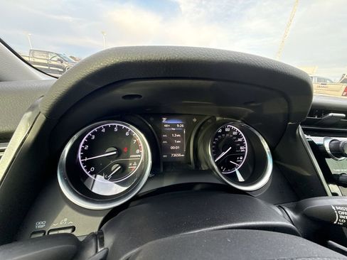 Used 2020 Toyota Camry SE image 18