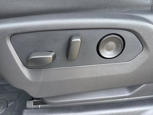 New 2026 GMC Sierra 1500 SLT w/ SLT Convenience Package image 21